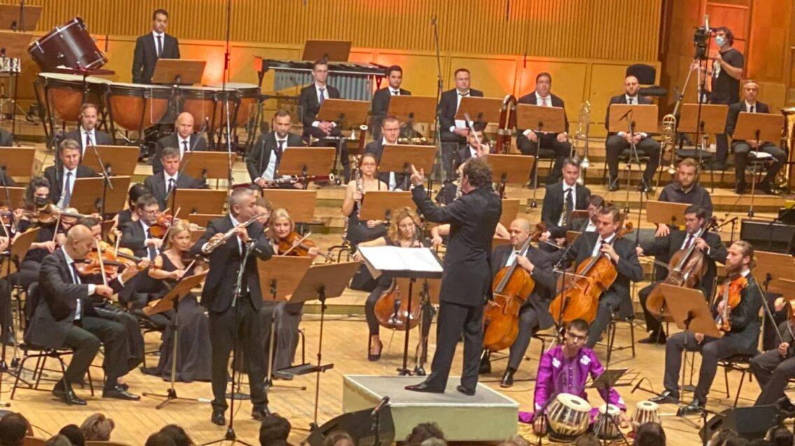 John Axelrod dirijează Orchestra Simfonică București în Festivalul George Enescu, ediția 2021